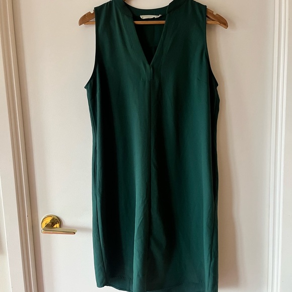 Dresses & Skirts - Green shift dress